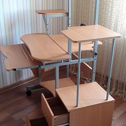 продам компактный компьютерный стол