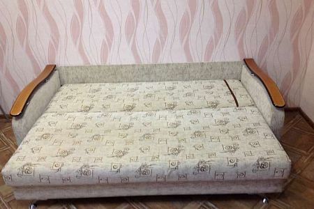 Срочно продам диван в хорошем состоянии.